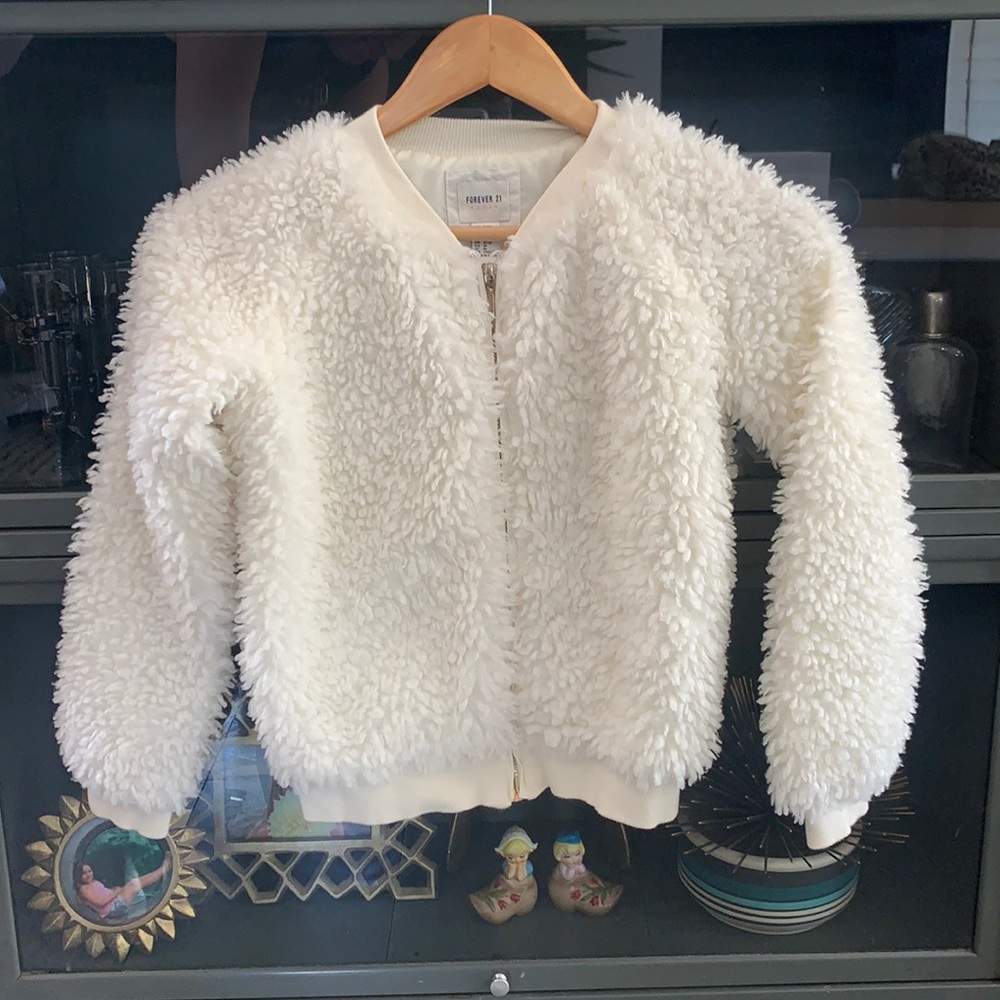 ADORABLE Fuzzy white Bomber jacket